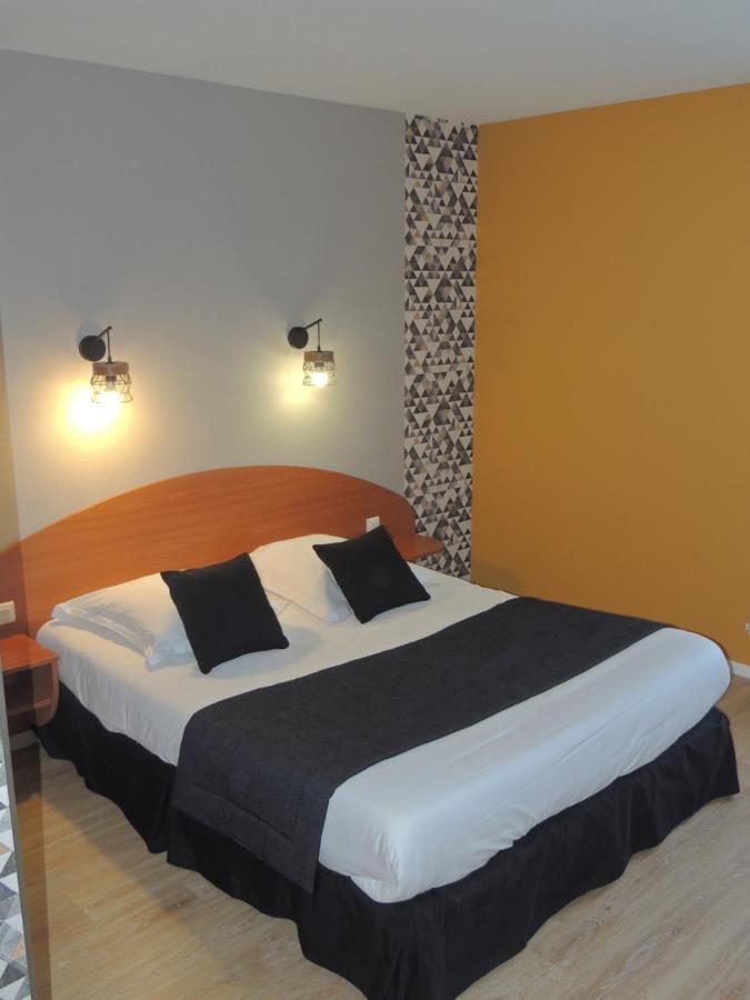 Logis Les 3 Marchands Hotel Bressuire